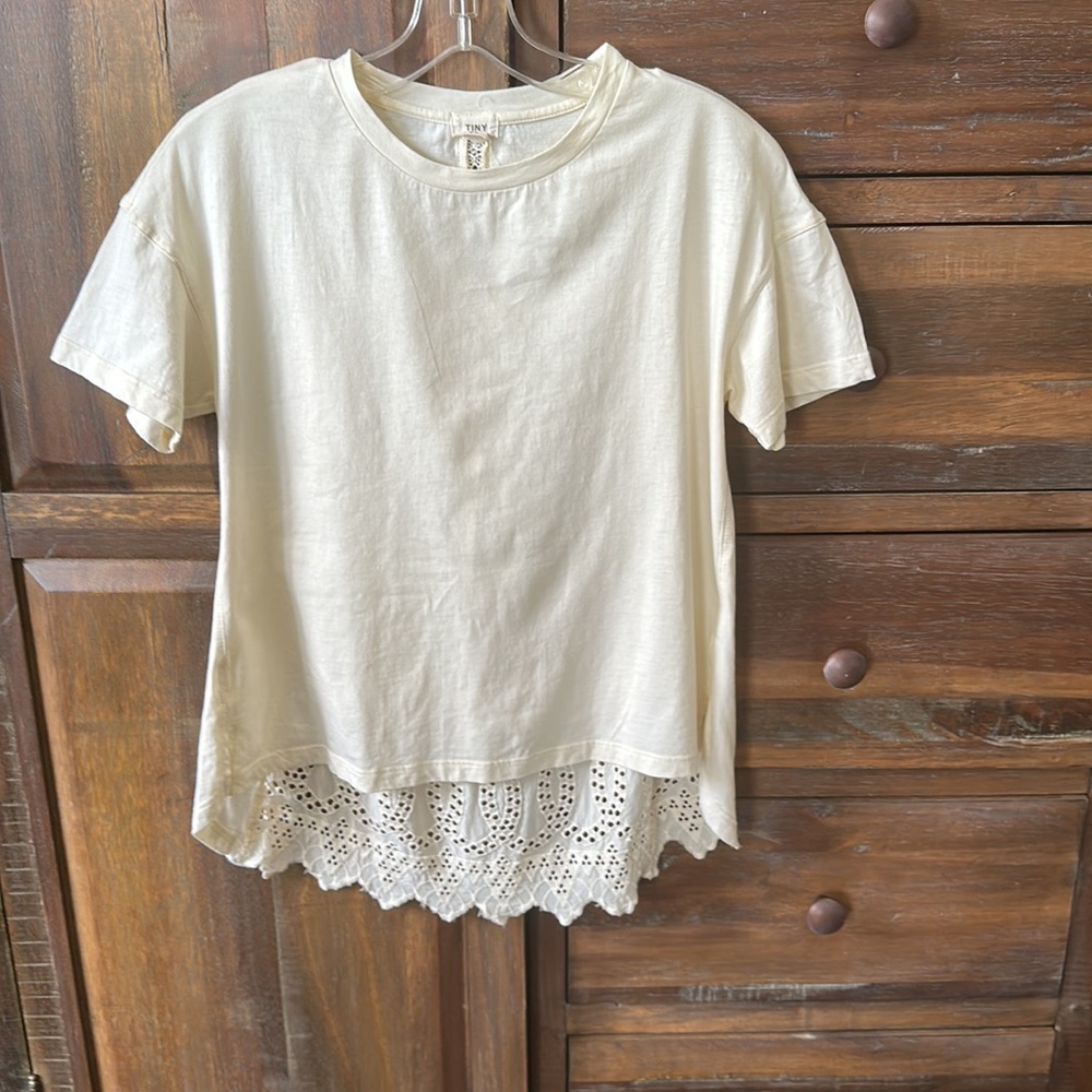 Tiny Hi-Low T-shirt With Embroidered Back